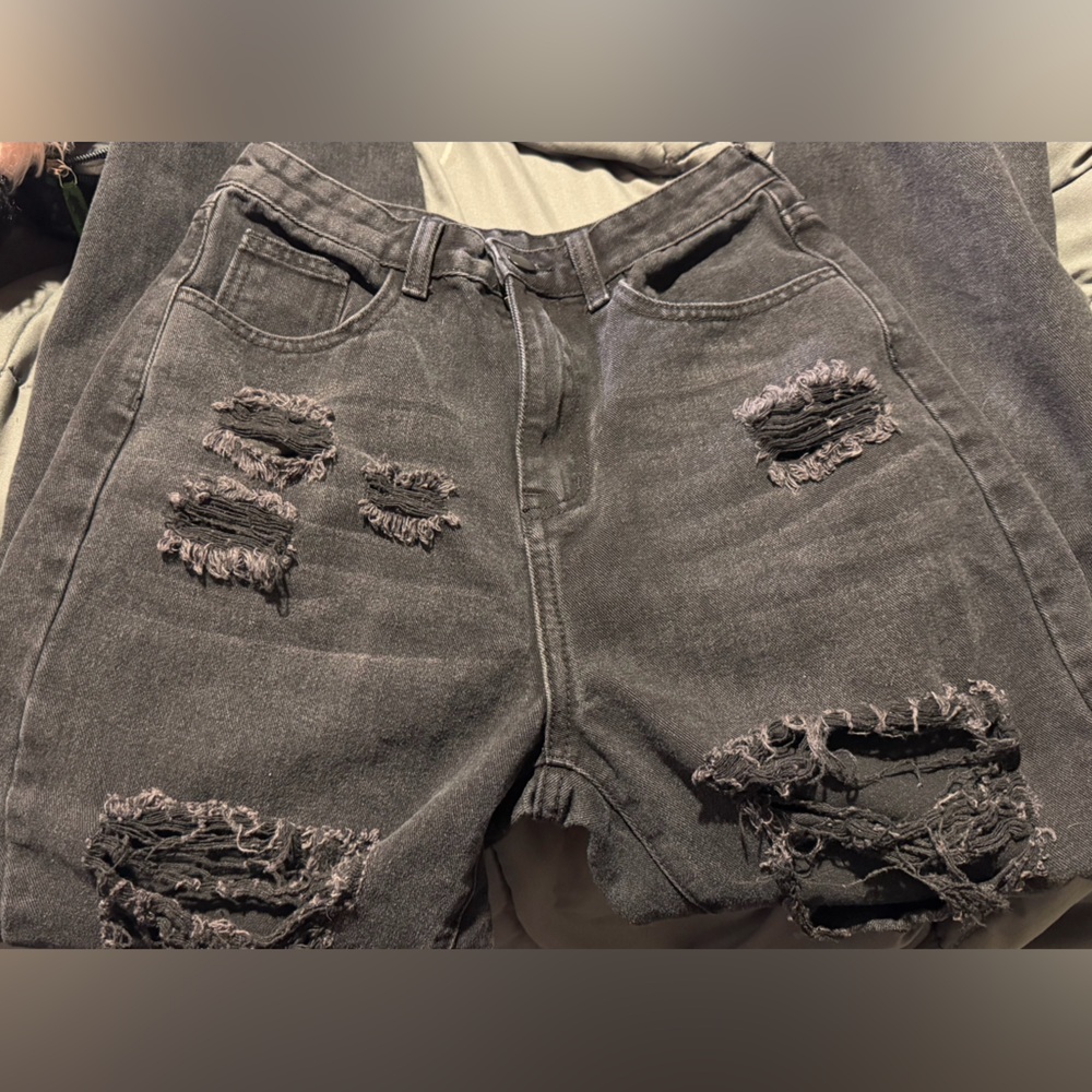 Black distressed grunge boyfriend jeans